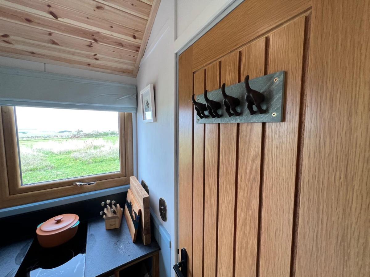 Luxury Shepherd Hut In The Peak District Bakewell Extérieur photo
