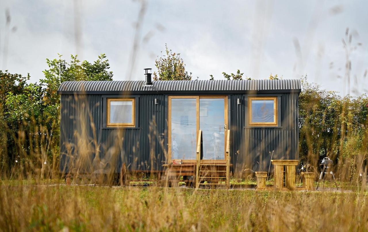 Luxury Shepherd Hut In The Peak District Bakewell Extérieur photo