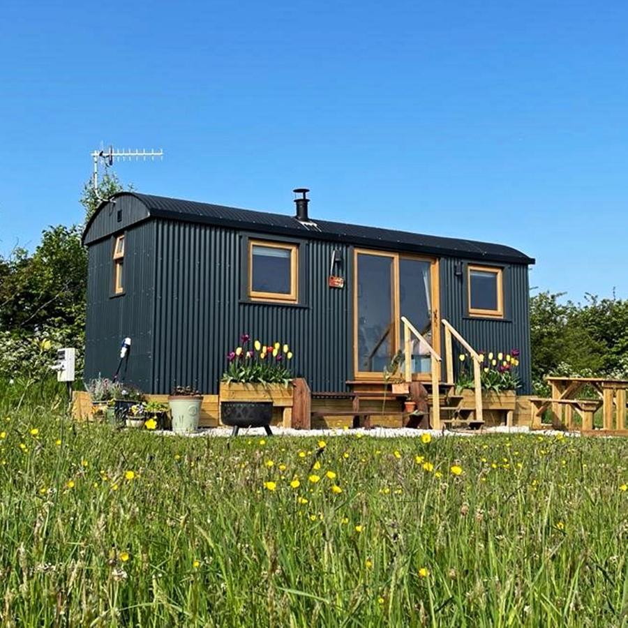 Luxury Shepherd Hut In The Peak District Bakewell Extérieur photo