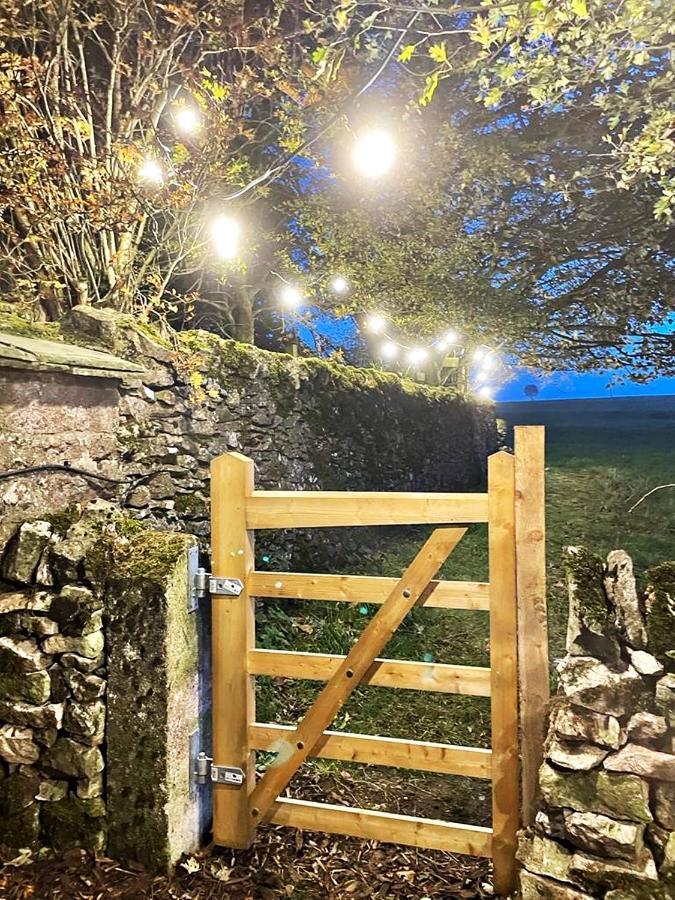 Luxury Shepherd Hut In The Peak District Bakewell Extérieur photo