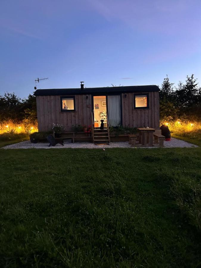 Luxury Shepherd Hut In The Peak District Bakewell Extérieur photo